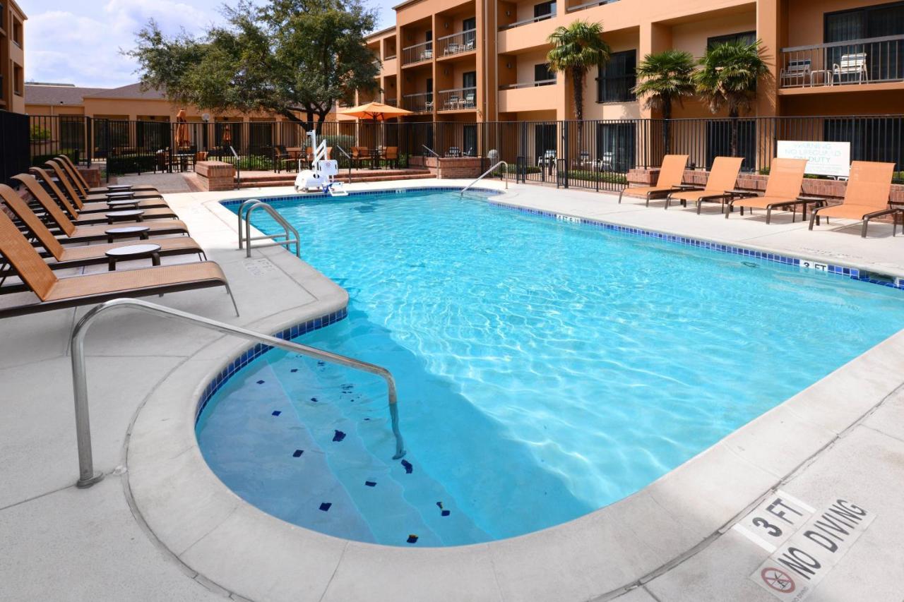 Hotel Courtyard By Marriott San Antonio Medical Center Exterior foto